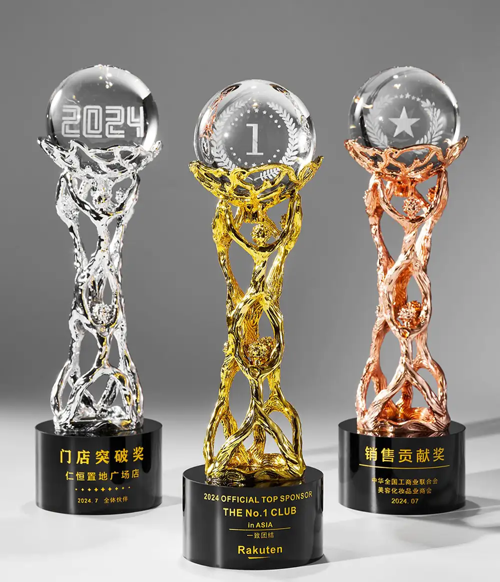 团结协作托举水晶球奖杯定制 团队荣誉赛事商务颁奖摆件 - teamwork crystal trophy 6